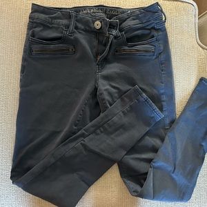 Size 6 American Eagle Navy/Gray Skinny Jeans